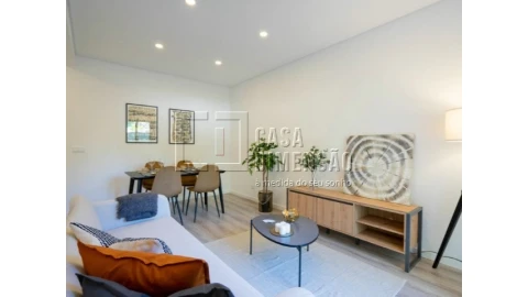 Apartamento T3 para Venda em Benfica