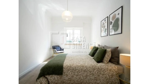 Apartamento T3 para Venda em Benfica