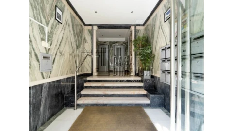 Apartamento T3 para Venda em Benfica