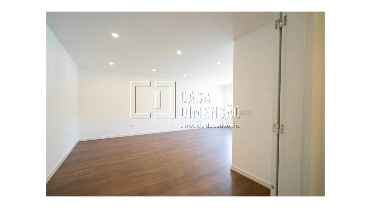 Apartamento T1 para Venda em Carnaxide e Queijas Foto 6