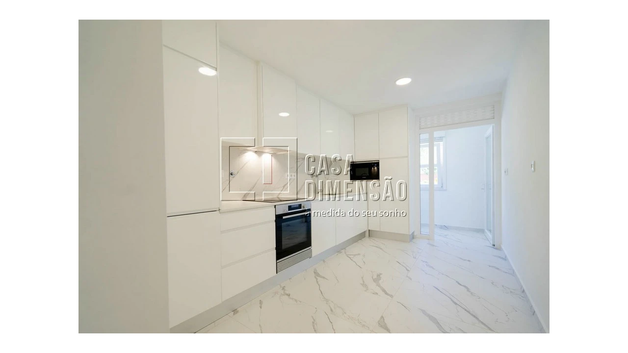 Apartamento T1 para Venda em Carnaxide e Queijas Foto 13