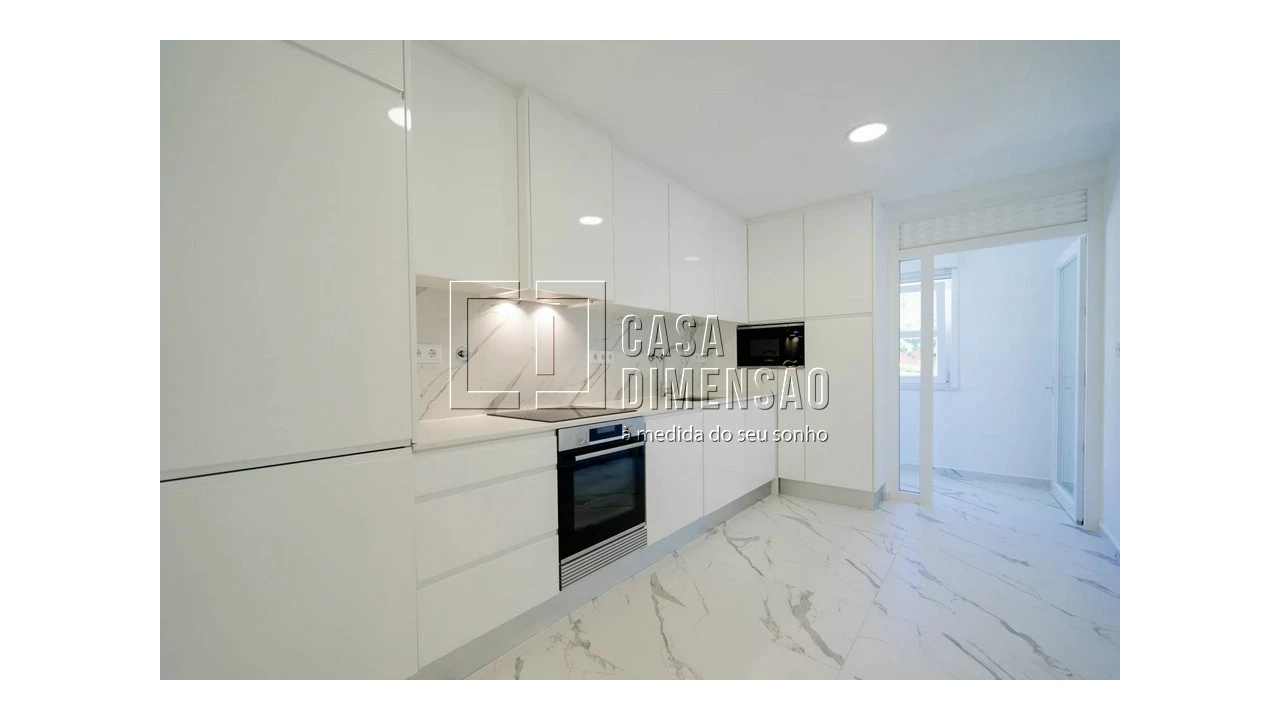 Apartamento T1 para Venda em Carnaxide e Queijas Foto 15