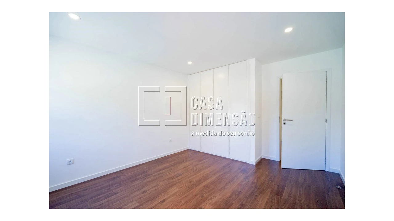 Apartamento T1 para Venda em Carnaxide e Queijas Foto 23