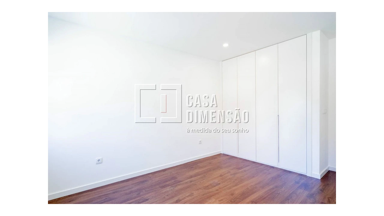 Apartamento T1 para Venda em Carnaxide e Queijas Foto 24