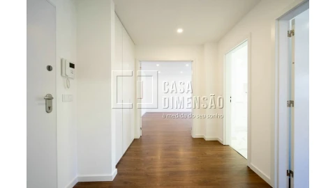Apartamento T1 para Venda em Carnaxide e Queijas