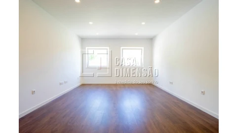 Apartamento T1 para Venda em Carnaxide e Queijas