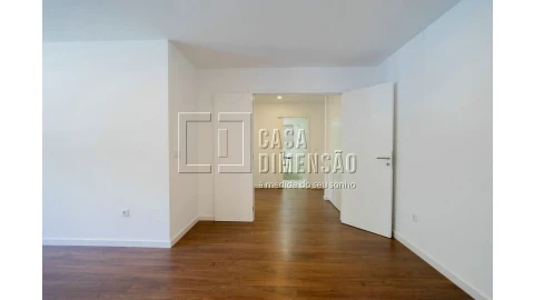 Apartamento T1 para Venda em Carnaxide e Queijas