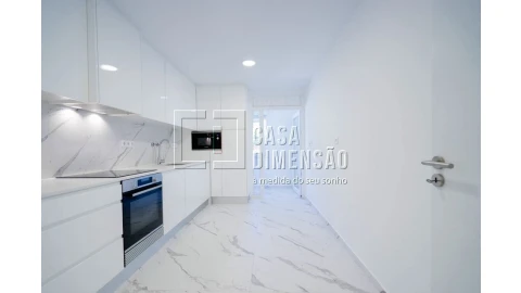 Apartamento T1 para Venda em Carnaxide e Queijas