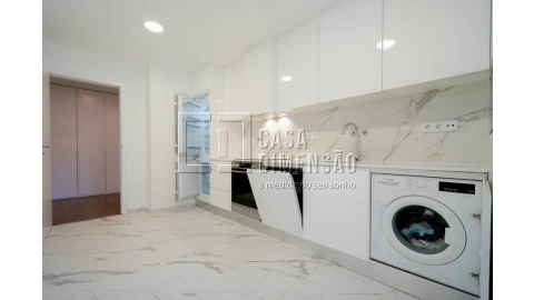Apartamento T1 para Venda em Carnaxide e Queijas