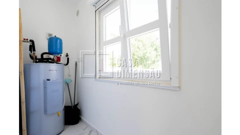 Apartamento T1 para Venda em Carnaxide e Queijas