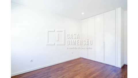 Apartamento T1 para Venda em Carnaxide e Queijas