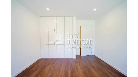 Apartamento T1 para Venda em Carnaxide e Queijas
