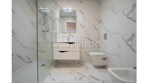 Apartamento T1 para Venda em Carnaxide e Queijas
