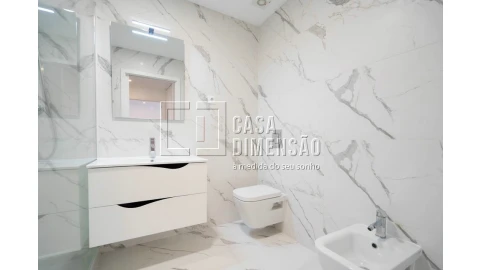 Apartamento T1 para Venda em Carnaxide e Queijas