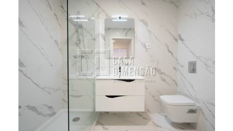 Apartamento T1 para Venda em Carnaxide e Queijas