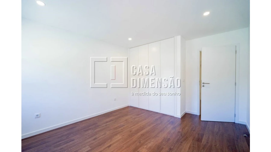 Apartamento T1 para Venda em Carnaxide e Queijas Foto 23