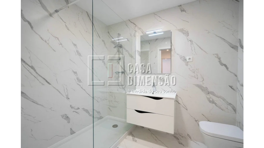 Apartamento T1 para Venda em Carnaxide e Queijas Foto 29