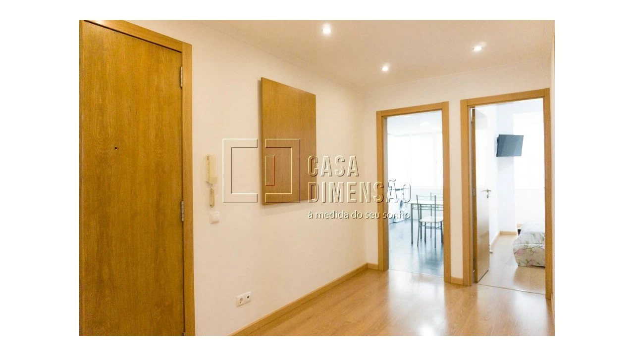 Apartamento T2 para Venda em Algés, Linda-A-Velha e Cruz Quebrada-Dafundo Foto 2