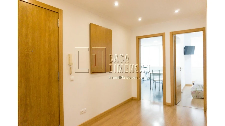 Apartamento T2 para Venda em Algés, Linda-A-Velha e Cruz Quebrada-Dafundo Foto 2