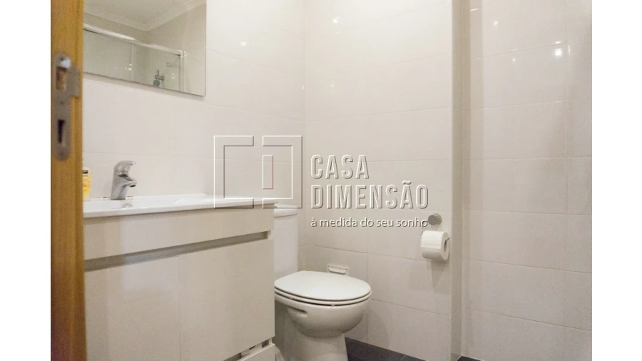 Apartamento T2 para Venda em Algés, Linda-A-Velha e Cruz Quebrada-Dafundo Foto 14