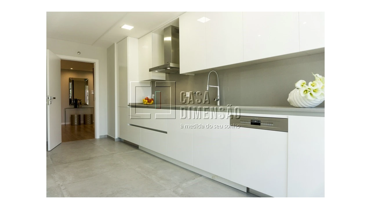Apartamento T3 para Venda em Carnaxide e Queijas Foto 31