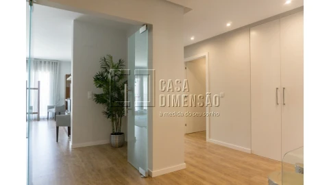 Apartamento T3 para Venda em Carnaxide e Queijas