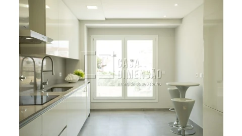 Apartamento T3 para Venda em Carnaxide e Queijas