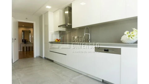 Apartamento T3 para Venda em Carnaxide e Queijas