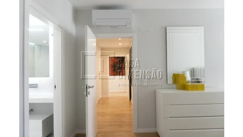 Apartamento T3 para Venda em Carnaxide e Queijas