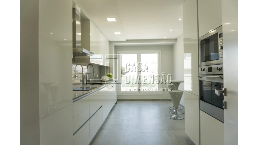 Apartamento T3 para Venda em Carnaxide e Queijas Foto 26
