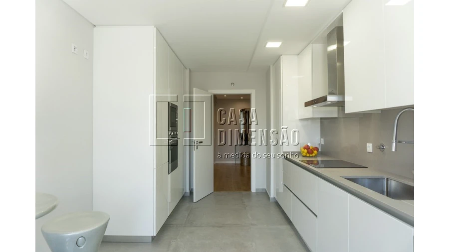 Apartamento T3 para Venda em Carnaxide e Queijas Foto 33