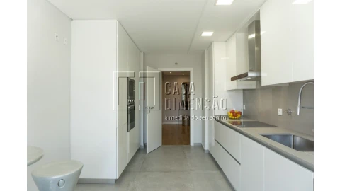 Apartamento T2 para Venda em Carnaxide e Queijas