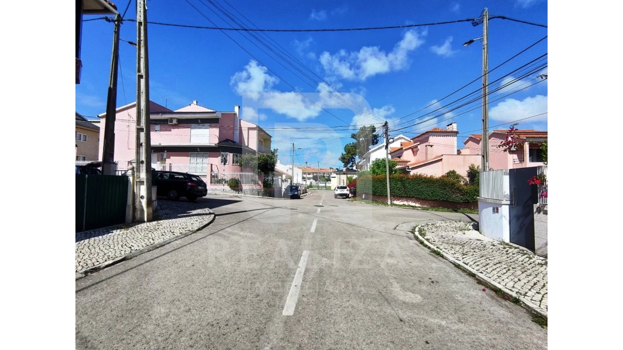 Apartamento T2 para Venda em Corroios Foto 8