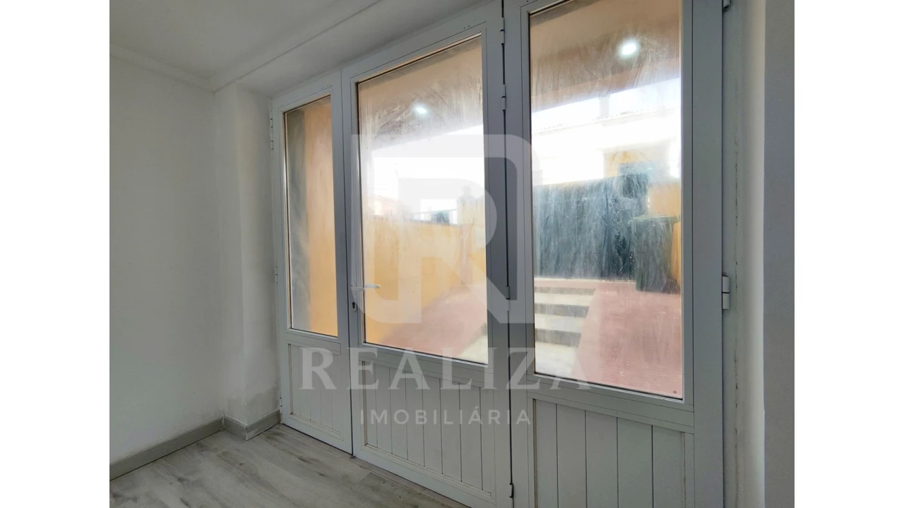 Apartamento T2 para Venda em Corroios Foto 11