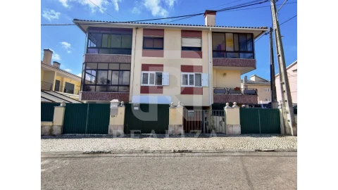 Apartamento T2 para Venda em Corroios