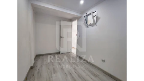 Apartamento T2 para Venda em Corroios