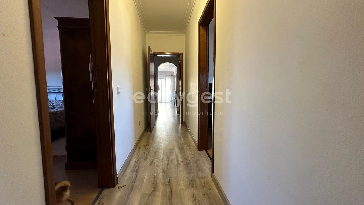 Apartamento T4 para Venda em Ceira Foto 6