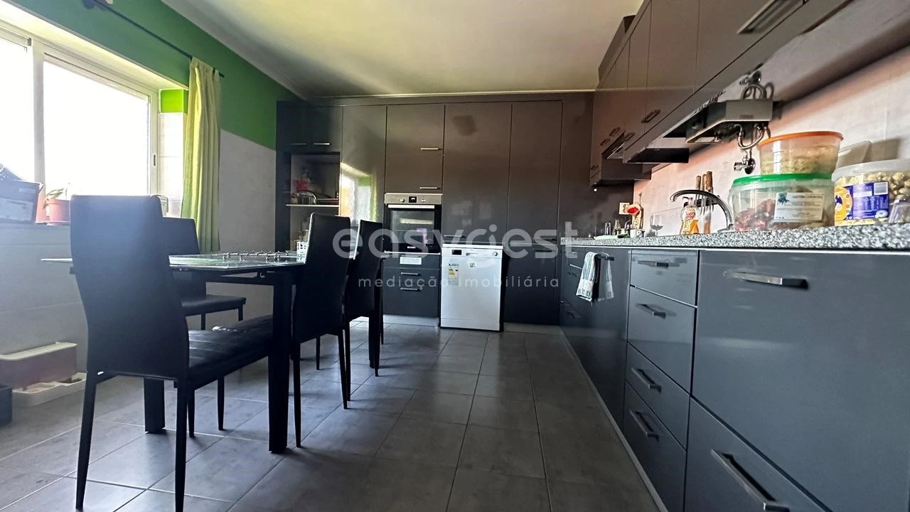 Apartamento T4 para Venda em Ceira Foto 7