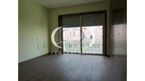 Moradia T4 para Venda em Mafamude e Vilar do Paraíso