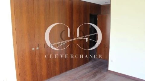 Moradia T4 para Venda em Mafamude e Vilar do Paraíso