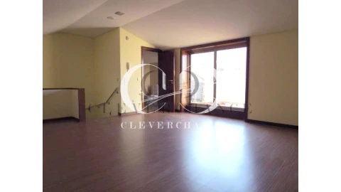 Moradia T4 para Venda em Mafamude e Vilar do Paraíso