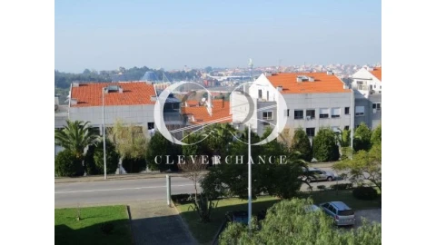 Moradia T4 para Venda em Mafamude e Vilar do Paraíso