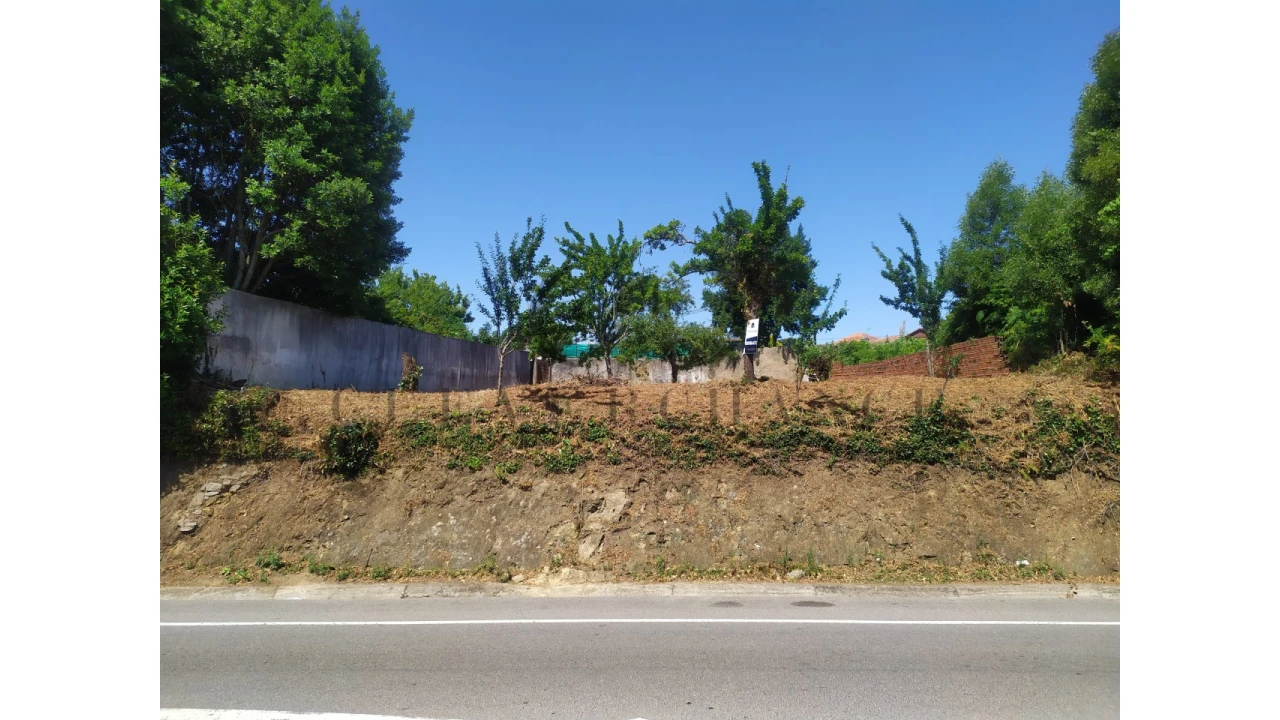 Terreno para Venda em Pedroso e Seixezelo Foto 1