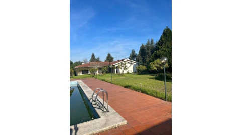 Moradia T3 para Venda em Pedroso e Seixezelo