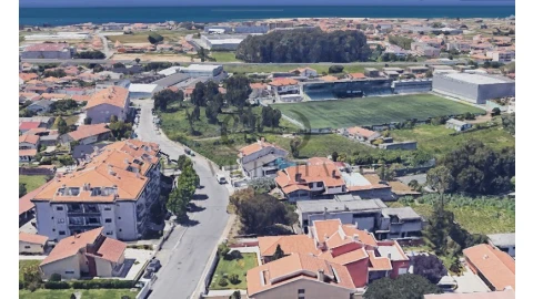 Terreno para Venda em Arcozelo