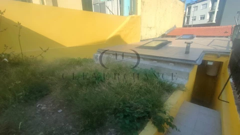Moradia T1 para Venda em Campanhã