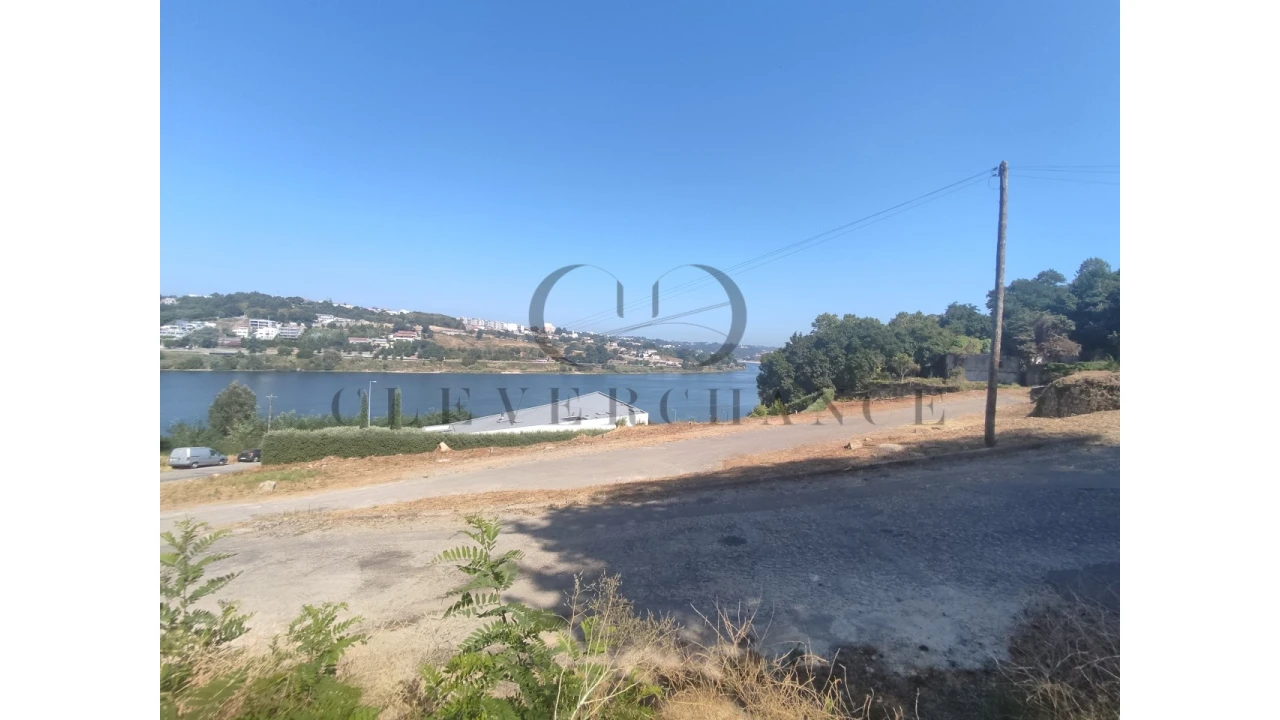 Terreno para Venda em Oliveira do Douro Foto 10