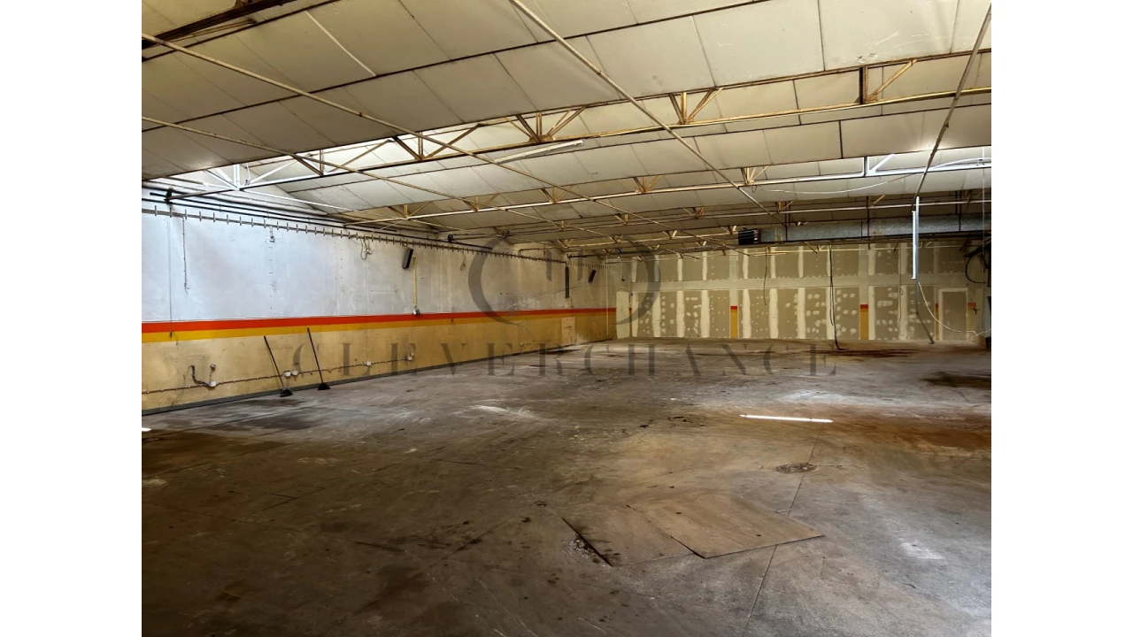 Armazém para Arrendamento em Cidade da Maia Foto 2