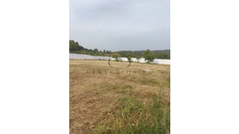 Terreno para Venda em Sandim, Olival, Lever e Crestuma