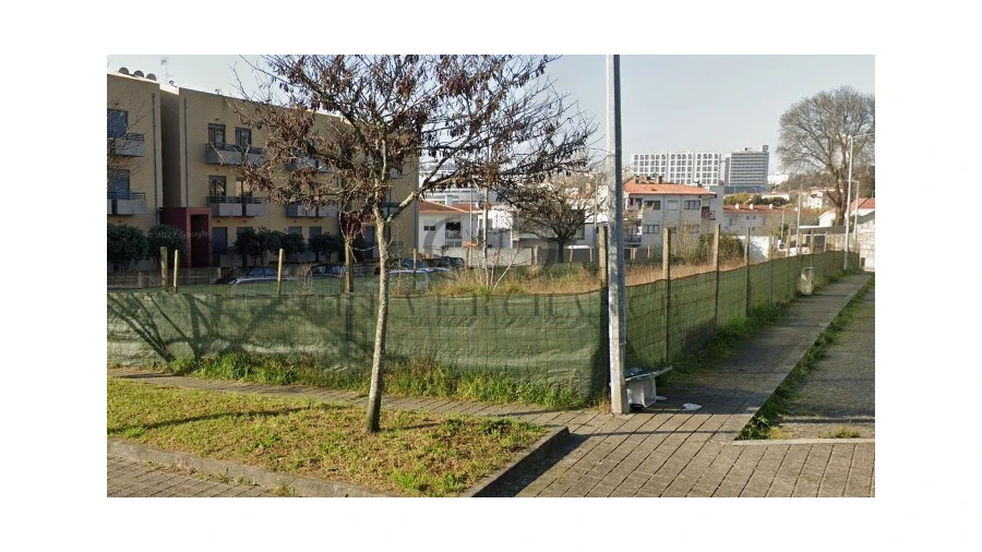 Terreno para Venda em Campanhã Foto 2